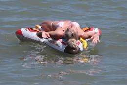 Tutti a mare, a cercare refrigerio