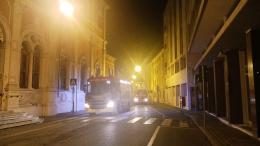 L'acqua esce dai muri del palazzo
