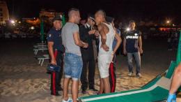 Aggressione in spiaggia a Rosolina, accoltellato un minorenne