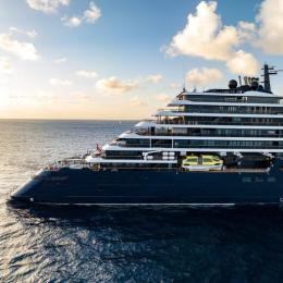 Arriva in città la nave Evrima della Ritz-Carlton Collection