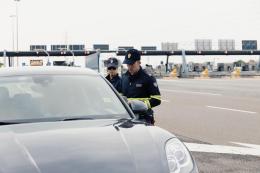 In auto senza cinture, piovono multe