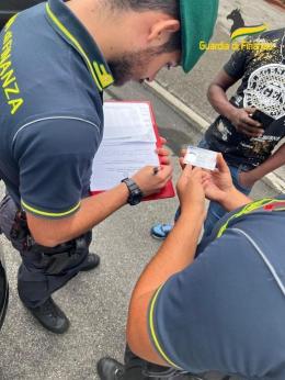 Irregolari, scattano i controlli ed i sequestri