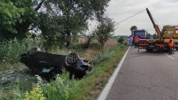 Schianto frontale, carambola di auto