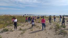 Puliamo il mondo porta gli alunni a caccia di rifiuti