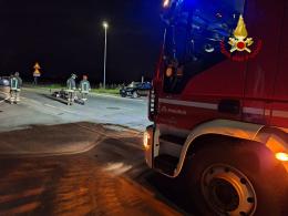 Schianto nella notte tra auto e moto lungo l'Eridania