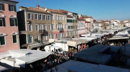 Mercati, il Pd chiede respiro