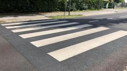 Falciata sulle strisce, 16enne gravissima