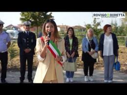 Il sindaco Valeria Mantovan inaugura l'aiuola mellifera di Porto Viro
