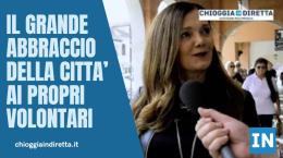 Il grande abbraccio della città ai propri volontari