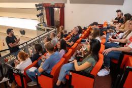 Qui i film non si vedono solo, si annusano e bevono anche