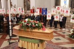 L'esercito dei donatori in lutto