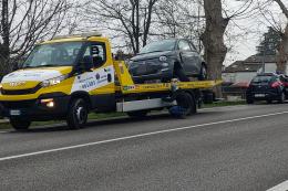 Incidente alle porte del paese: due auto distrutte