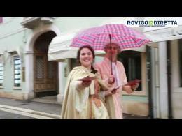 "Incontriamoci a teatro", figuranti in maschera in città