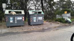 Mobili abbandonati nell’isola ecologica