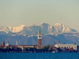 Venezia abbraccia le Dolomiti