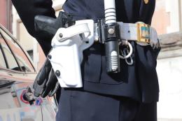 Da oggi la polizia locale ha la pistola