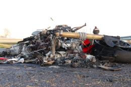 Si schianta e la moto prende fuoco, è gravissimo
