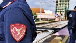 Muore a 19 anni folgorato sui binari per una bravata