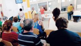 Sportelli lumaca e attese infinite: code anche oltre i 20 minuti