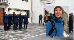 Il fratello al funerale del killer di Sara: "Difficile perdonarti"