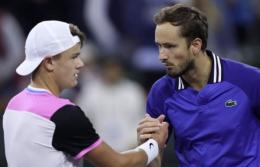 Medvedev vola in semifinale ad Indian Wells: un match tra polemiche e nervosismi