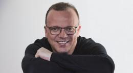 Gigi D'Alessio torna con "Nu dispietto", la canzone dell'amore ritrovato