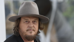 Zucchero e il protocollo contro testi violenti: una questione di libertà artistica