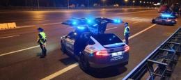 Entra in servizio alla Polizia stradale la prima auto Tesla