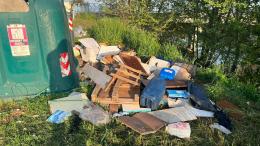 Ancora abbandoni di rifiuti ovunque