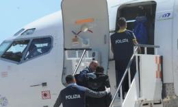 Espulso dopo 18 anni di reati e violenze