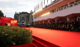 Venezia chiama Hollywood: il ritorno delle grandi star alla Mostra del Cinema
