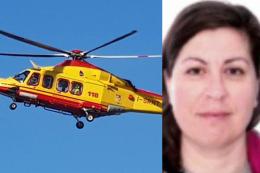 Precipita e muore davanti ai due figli