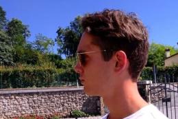 I genitori lo trovano morto a letto a 22 anni