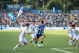 Un'autogol condanna l'Union all'esordio