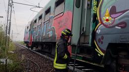 Rogo nel treno degli studenti, nove ragazzi feriti