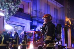Fiamme e paura, intossicati e sfollati