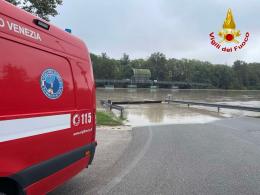 Al lavoro a 78 anni: cade nel Piave e scompare