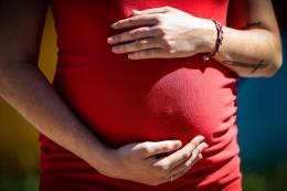 Ora la Maternità surrogata è reato universale