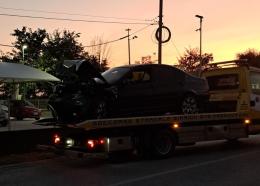 Schianto sul muretto con l'auto, due feriti gravi