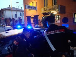 Arrestato dai Carabinieri, 37enne tenta autolesionismo durante il fermo