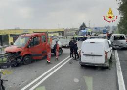 Inferno in Romea: 5 veicoli incidentati, 10 feriti, caos