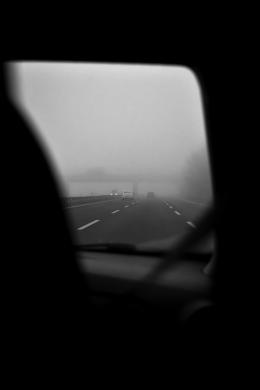 Arriva la grande nebbia: ecco i consigli per guidare in sicurezza 
