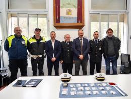 Stranieri occupano casa popolare e vendono droga