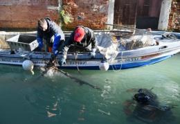  I gondolieri sub recuperano 6,5 quintali di rifiuti dai canali 