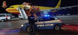  Era ricercato per spaccio ma sfuggiva alla legge, arrestato in aeroporto