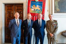 Militari sui treni per  aumentare la sicurezza