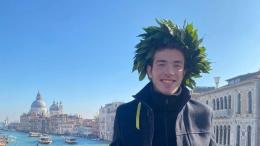 Trova il figlio di 23 anni morto e si sente male: è grave