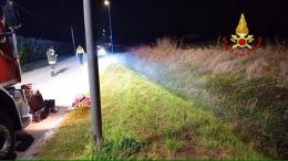 Fuori strada con lo scooter: muore a 62 anni