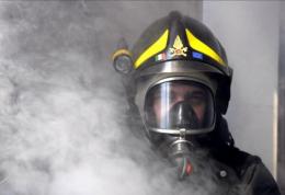 Grave incendio in una abitazione