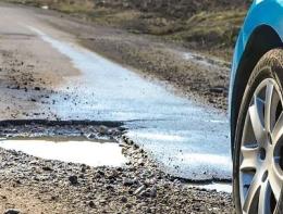 Buche stradali: Come ottenere il risarcimento per i danni al veicolo e alle persone